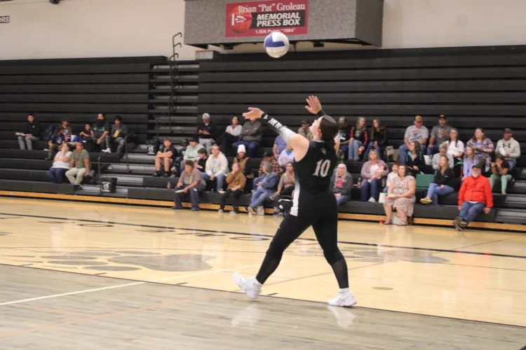 Black Bears defeat Eagles in volleyball action